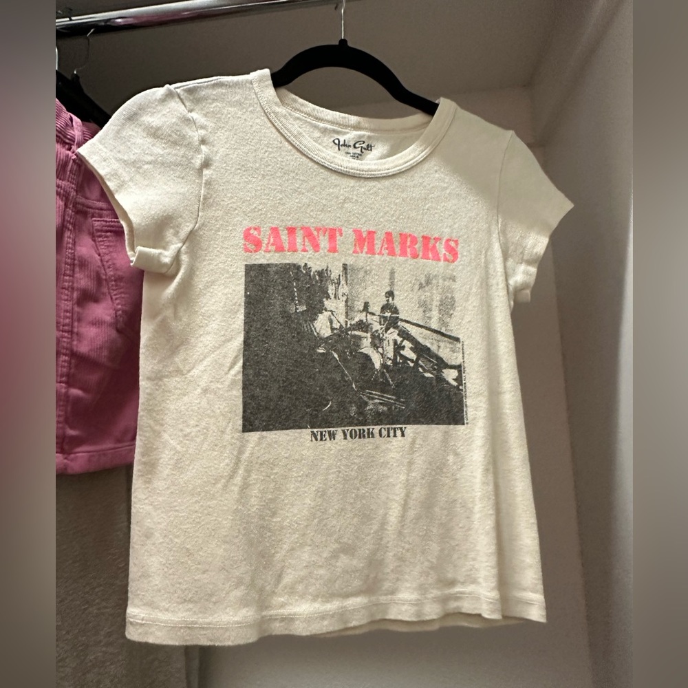 Brandy Melville tshirt